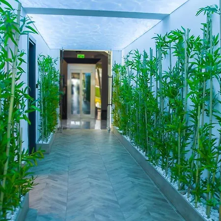 Emerald Seaside At Four Seasons *