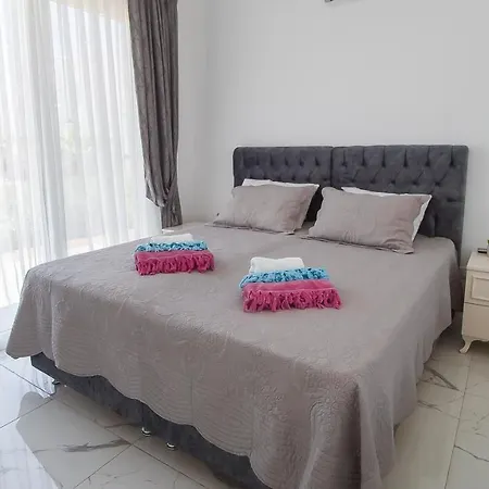 Emerald Seaside At Four Seasons Apartment
