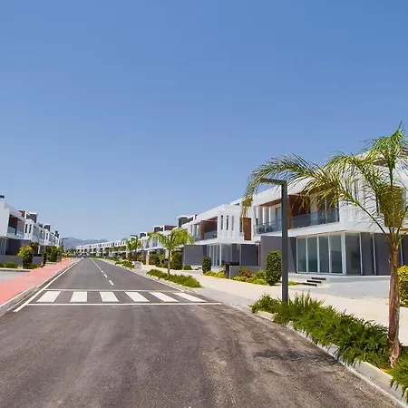 Emerald Seaside At Four Seasons Apartament